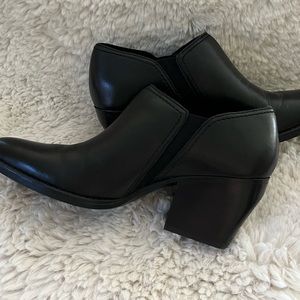 Naturalizer Leather Western Ankle Boots..NWOT